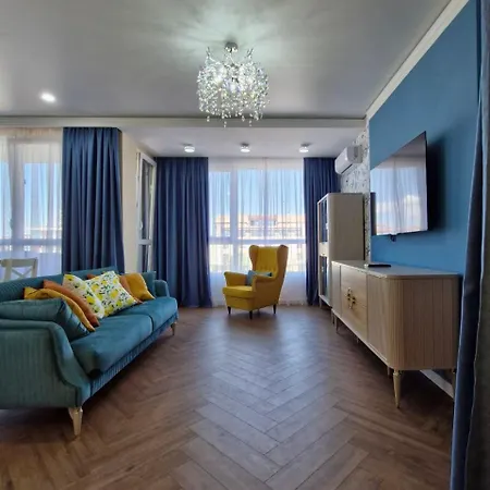 Designer By The Sea Apartment